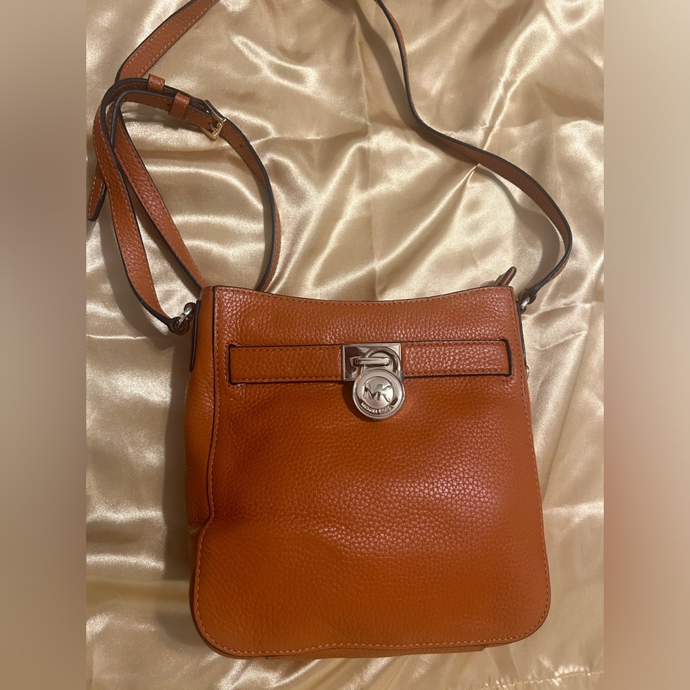 Michael Kors Crossbody Great condition